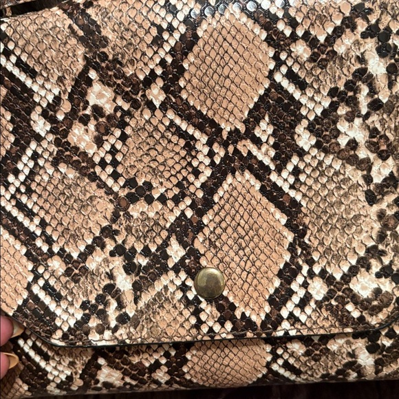 Steve Madden Stylish Snake Print Women's Bag - Picture 3 of 9